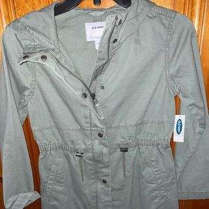 a green old navy 10-12 girls jacket/coat